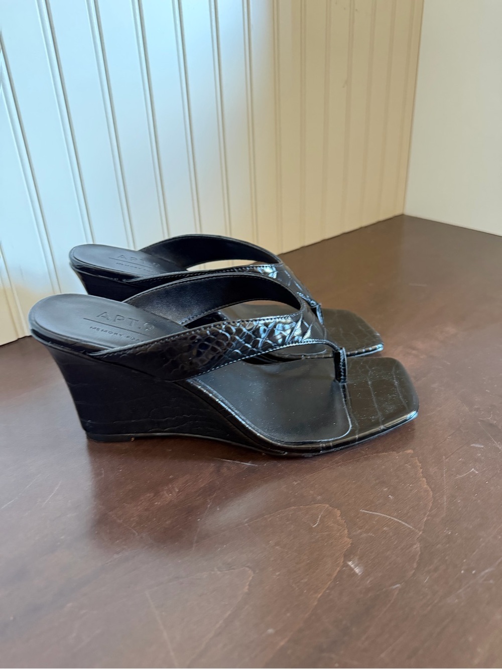 Apt. 9 Black Croc-Texture Wedge Thong Sandals